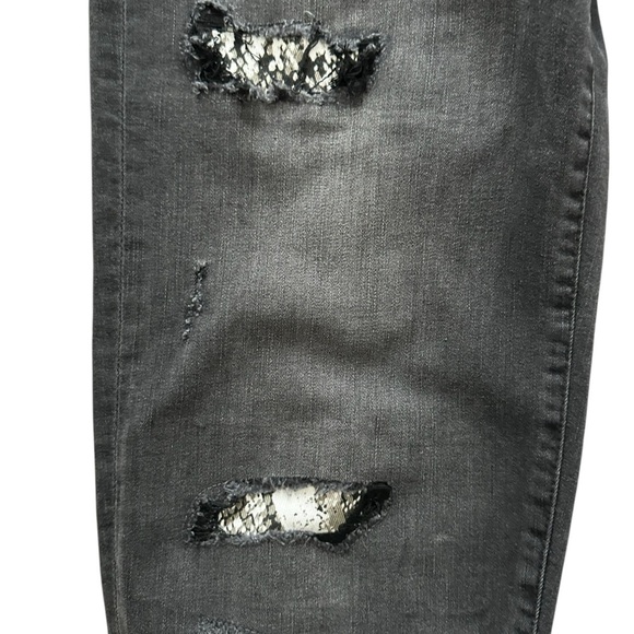 INCDenim boyfriend black distressed jeans w/snake print detail size 2/26 - Picture 13 of 16